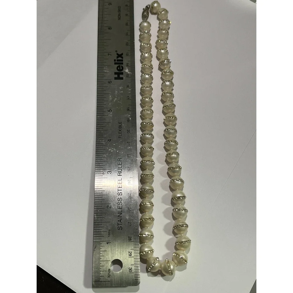 White Simulated‎ Pearl w/ Rhinestones Necklace middle 10 mm 18 inches Jewelry